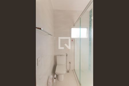 Casa de condomínio à venda com 268m², 3 quartos e 4 vagasBanheiro da Suítes 2 e 3