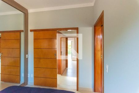 Casa de condomínio à venda com 268m², 3 quartos e 4 vagasSuíte 2