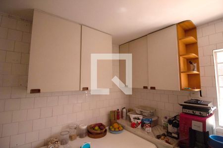 Casa à venda com 180m², 3 quartos e 2 vagas Casa à venda com 180m², 3 quartos e 2 vagasCozinha