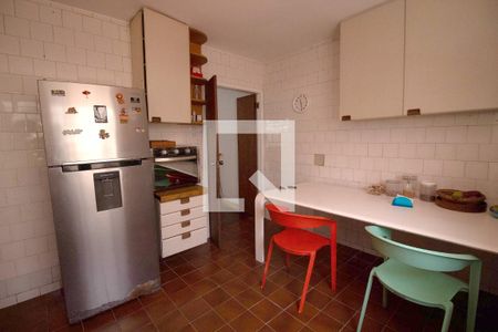 Casa à venda com 180m², 3 quartos e 2 vagas Casa à venda com 180m², 3 quartos e 2 vagasCozinha