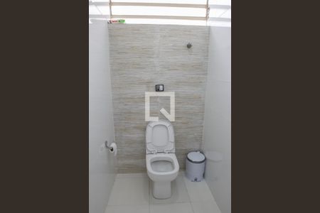 Casa à venda com 263m², 3 quartos e 2 vagas Casa à venda com 263m², 3 quartos e 2 vagasBanheiro Social