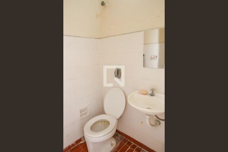 Casa à venda com 263m², 3 quartos e 2 vagas Casa à venda com 263m², 3 quartos e 2 vagasBanheiro de serviço