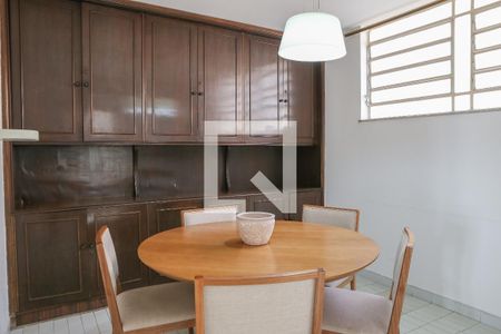 Casa à venda com 263m², 3 quartos e 2 vagas Casa à venda com 263m², 3 quartos e 2 vagasSala de Almoço