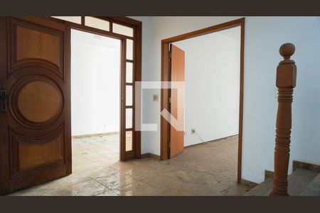 Casa à venda com 360m², 4 quartos e 4 vagasSala