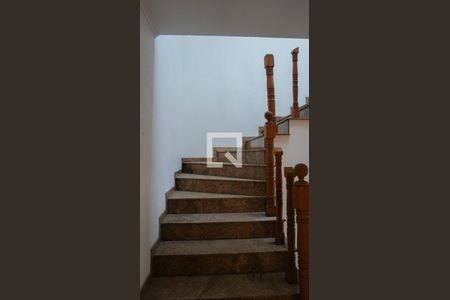 Casa à venda com 360m², 4 quartos e 4 vagasEscada