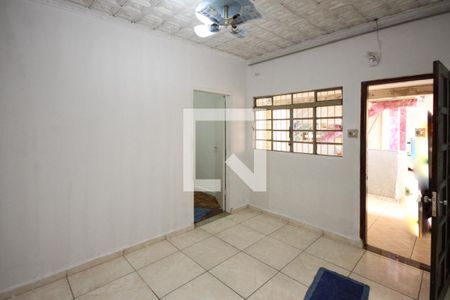 Sala de casa para alugar com 2 quartos, 60m² em Jardim Sônia Maria, São Paulo