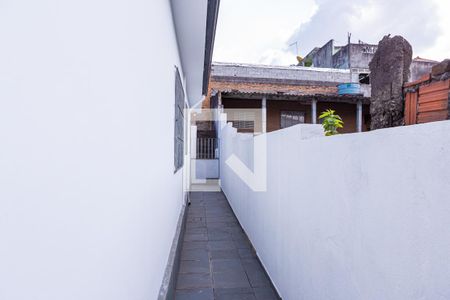 Casa à venda com 250m², 2 quartos e sem vagaQuintal Lateral