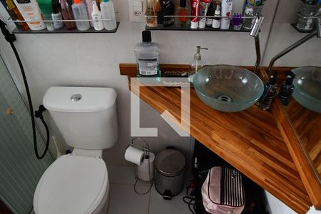 Casa de condomínio para alugar com 90m², 3 quartos e 2 vagasBanheiro da Suíte