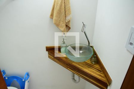 Lavabo de casa de condomínio para alugar com 3 quartos, 90m² em Jardim Barbacena, Cotia