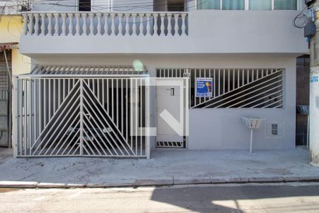 Casa para alugar com 150m², 3 quartos e sem vaga Casa para alugar com 150m², 3 quartos e sem vagaFachada