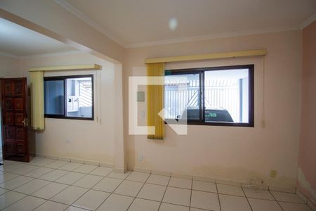 Casa para alugar com 150m², 3 quartos e sem vaga Casa para alugar com 150m², 3 quartos e sem vagaSala