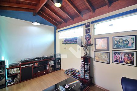 Casa à venda com 327m², 3 quartos e 6 vagasStudio 