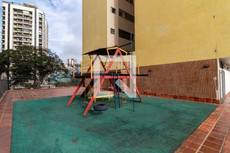 Apartamento para alugar com 90m², 3 quartos e sem vagaÁrea comum - Playground