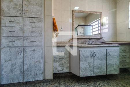Casa para alugar com 209m², 3 quartos e 1 vaga Casa para alugar com 209m², 3 quartos e 1 vagaBanheiro Social