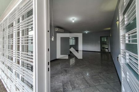 Casa para alugar com 209m², 3 quartos e 1 vaga Casa para alugar com 209m², 3 quartos e 1 vagaEntrada