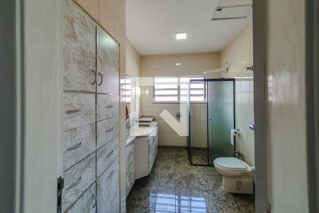 Casa para alugar com 209m², 3 quartos e 1 vaga Casa para alugar com 209m², 3 quartos e 1 vagaBanheiro Social