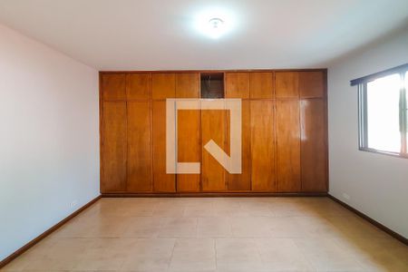 Casa para alugar com 209m², 3 quartos e 1 vaga Casa para alugar com 209m², 3 quartos e 1 vagaSuíte