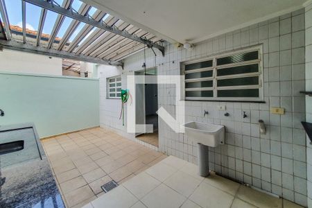Casa para alugar com 209m², 3 quartos e 1 vaga Casa para alugar com 209m², 3 quartos e 1 vagaÁrea de Serviço