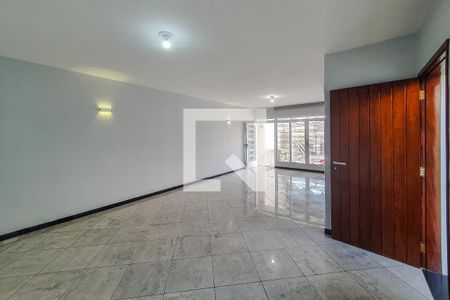 Sala de casa para alugar com 3 quartos, 209m² em Vila São José, São Paulo