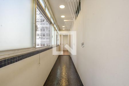 Apartamento à venda com 343m², 3 quartos e 2 vagas Apartamento à venda com 343m², 3 quartos e 2 vagasÁrea de Serviço