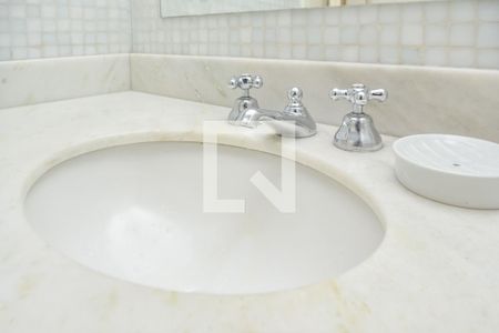 Apartamento à venda com 343m², 3 quartos e 2 vagas Apartamento à venda com 343m², 3 quartos e 2 vagasBanheiro de serviço