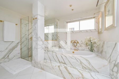 Apartamento à venda com 343m², 3 quartos e 2 vagas Apartamento à venda com 343m², 3 quartos e 2 vagasBanheiro do Quarto 3