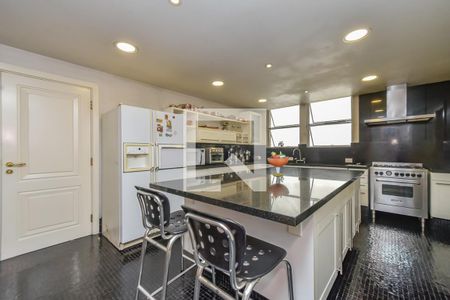 Apartamento à venda com 343m², 3 quartos e 2 vagas Apartamento à venda com 343m², 3 quartos e 2 vagasCozinha