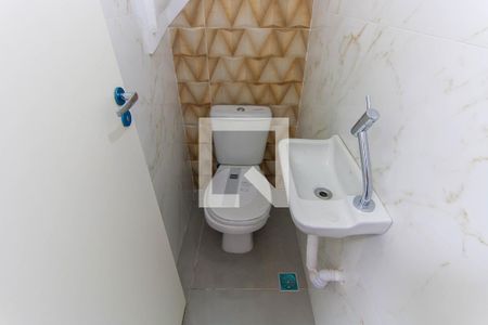 Lavabo de casa à venda com 3 quartos, 90m² em Vila Darli, São Paulo