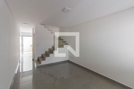 Sala de casa à venda com 3 quartos, 90m² em Vila Darli, São Paulo