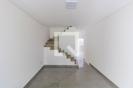 Sala de casa à venda com 3 quartos, 90m² em Vila Darli, São Paulo