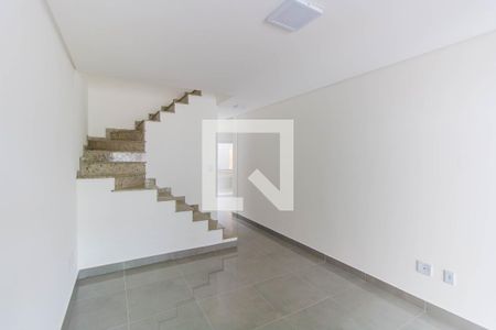 Sala de casa à venda com 3 quartos, 90m² em Vila Darli, São Paulo