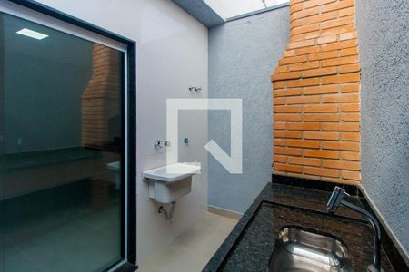 Casa à venda com 90m², 3 quartos e 2 vagas Casa à venda com 90m², 3 quartos e 2 vagasLavanderia/Churrasqueira