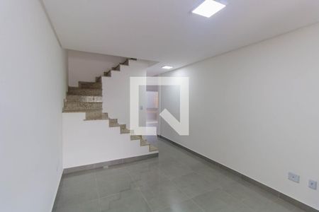 Sala de casa à venda com 3 quartos, 90m² em Vila Darli, São Paulo