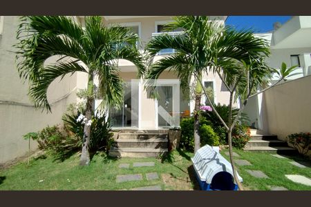 Casa à venda com 240m², 5 quartos e 2 vagasfrente - jardim