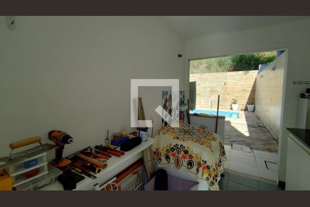 Casa à venda com 240m², 5 quartos e 2 vagasarea de serviço