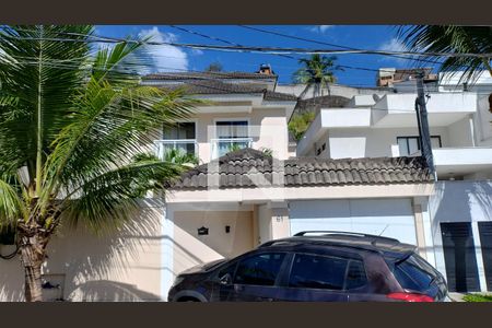 Casa à venda com 240m², 5 quartos e 2 vagasfachada