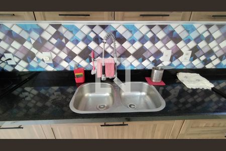 Casa à venda com 240m², 5 quartos e 2 vagascozinha