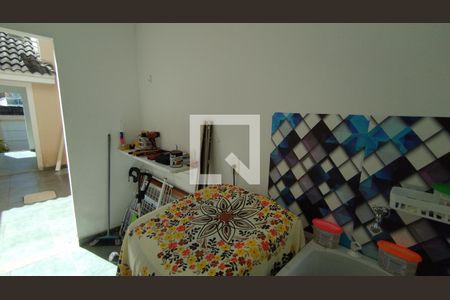 Casa à venda com 240m², 5 quartos e 2 vagasarea de serviço