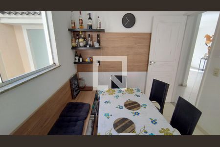 Casa à venda com 240m², 5 quartos e 2 vagascozinha