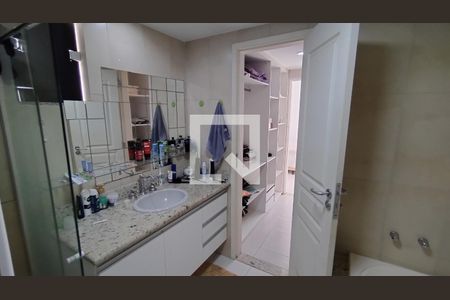 Casa à venda com 240m², 5 quartos e 2 vagasquarto 2 - suite/varanda/closet