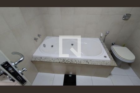 Casa à venda com 240m², 5 quartos e 2 vagasquarto 2 - suite/varanda/closet