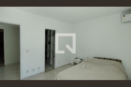 Casa à venda com 240m², 5 quartos e 2 vagasquarto 2 - suite/varanda/closet