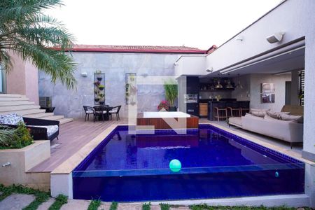 Casa à venda com 267m², 3 quartos e 4 vagasÁrea externa