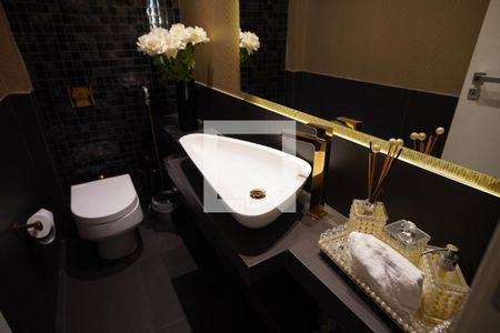 Casa à venda com 267m², 3 quartos e 4 vagasBanheiro Social