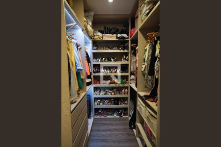 Casa à venda com 267m², 3 quartos e 4 vagasCloset Quarto 2