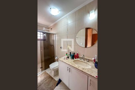 Casa à venda com 220m², 3 quartos e 3 vagasBanheiro