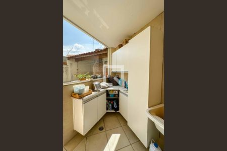 Casa à venda com 220m², 3 quartos e 3 vagasÁrea de Serviço