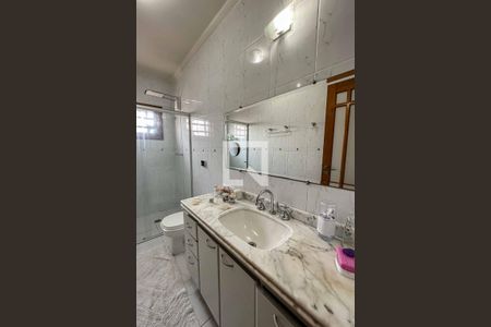 Casa à venda com 220m², 3 quartos e 3 vagasBanheiro