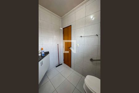 Casa à venda com 220m², 3 quartos e 3 vagasBanheiro