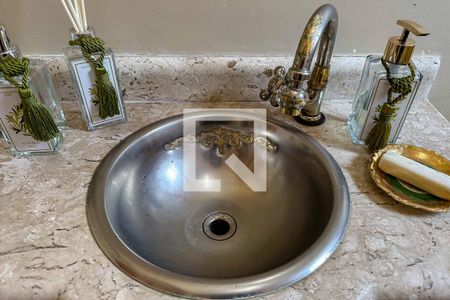 Casa à venda com 220m², 3 quartos e 3 vagasBanheiro